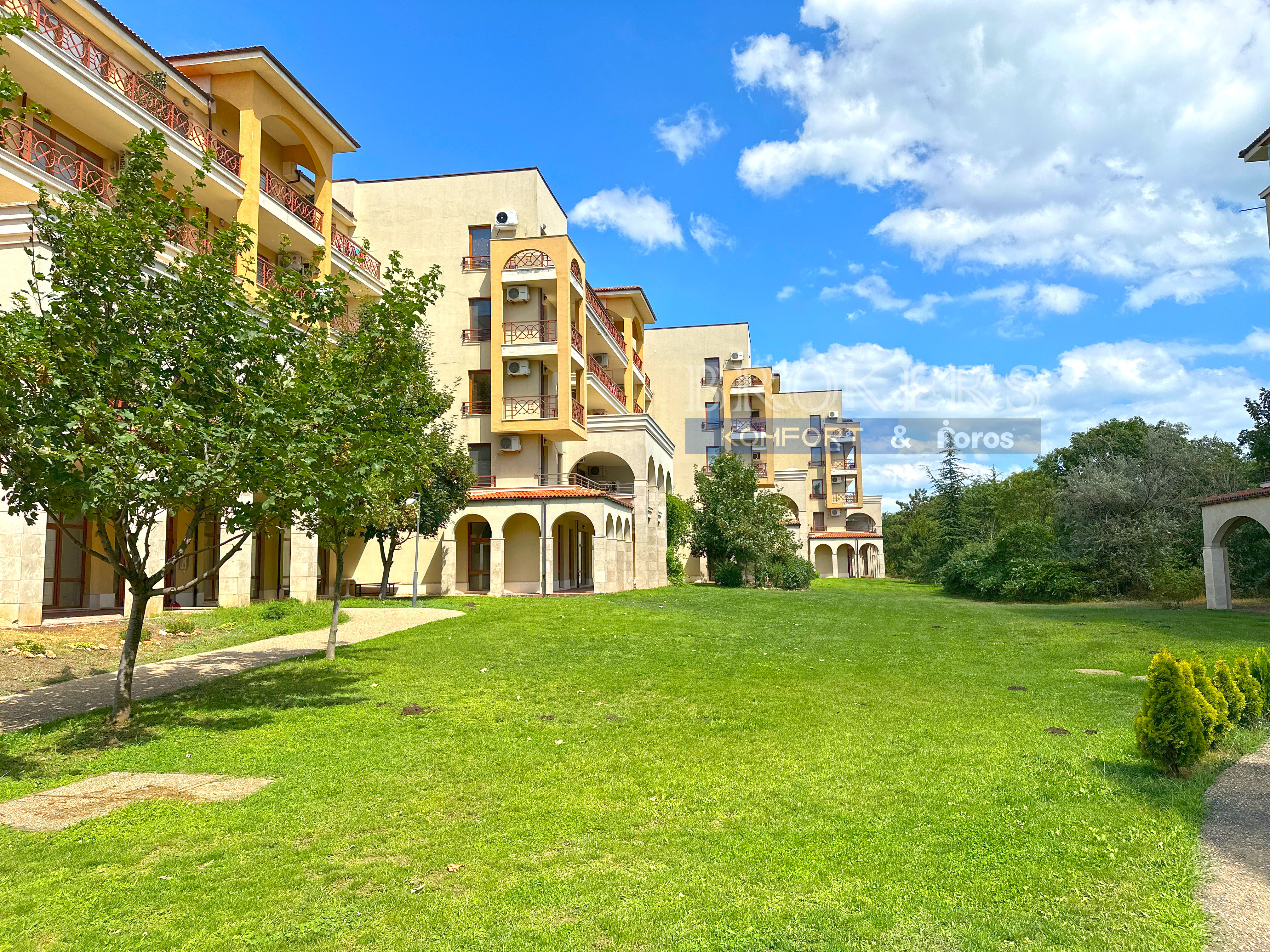 Двустаен апартамент със собствен двор в Lighthouse Golf and Spa resort