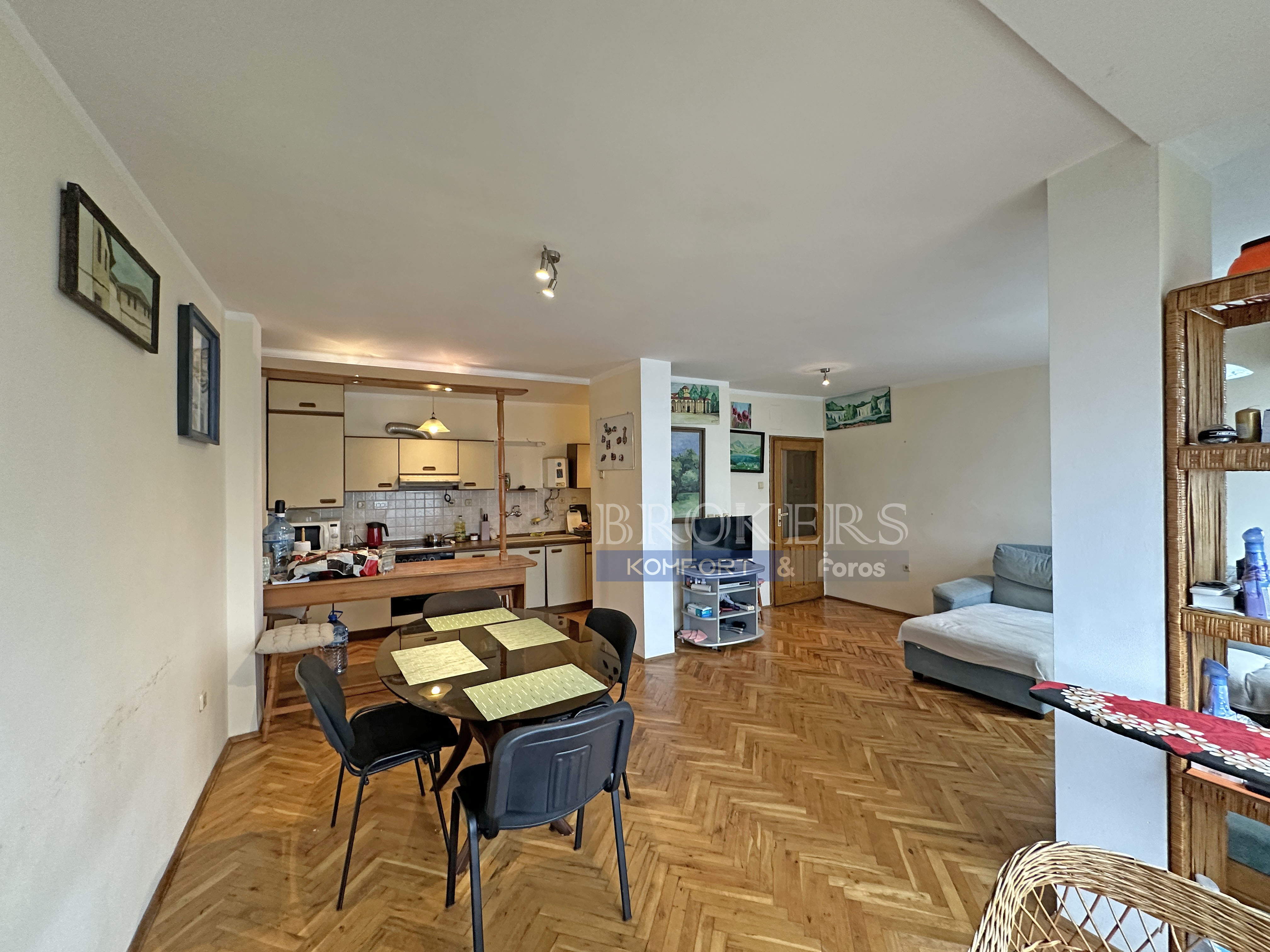 Четиристаен апартамент в район Чаталджа