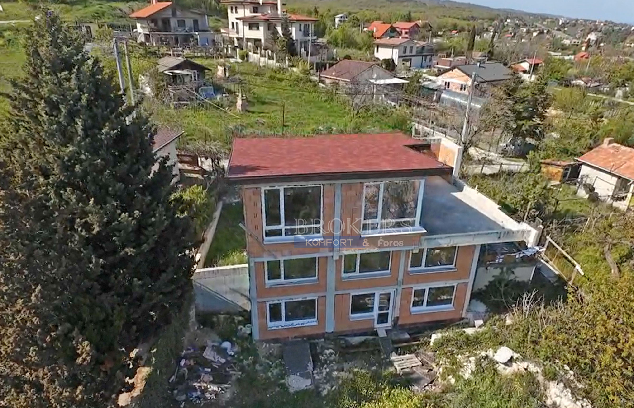 Триетажна къща за продажба в м-ст Манастирски рид