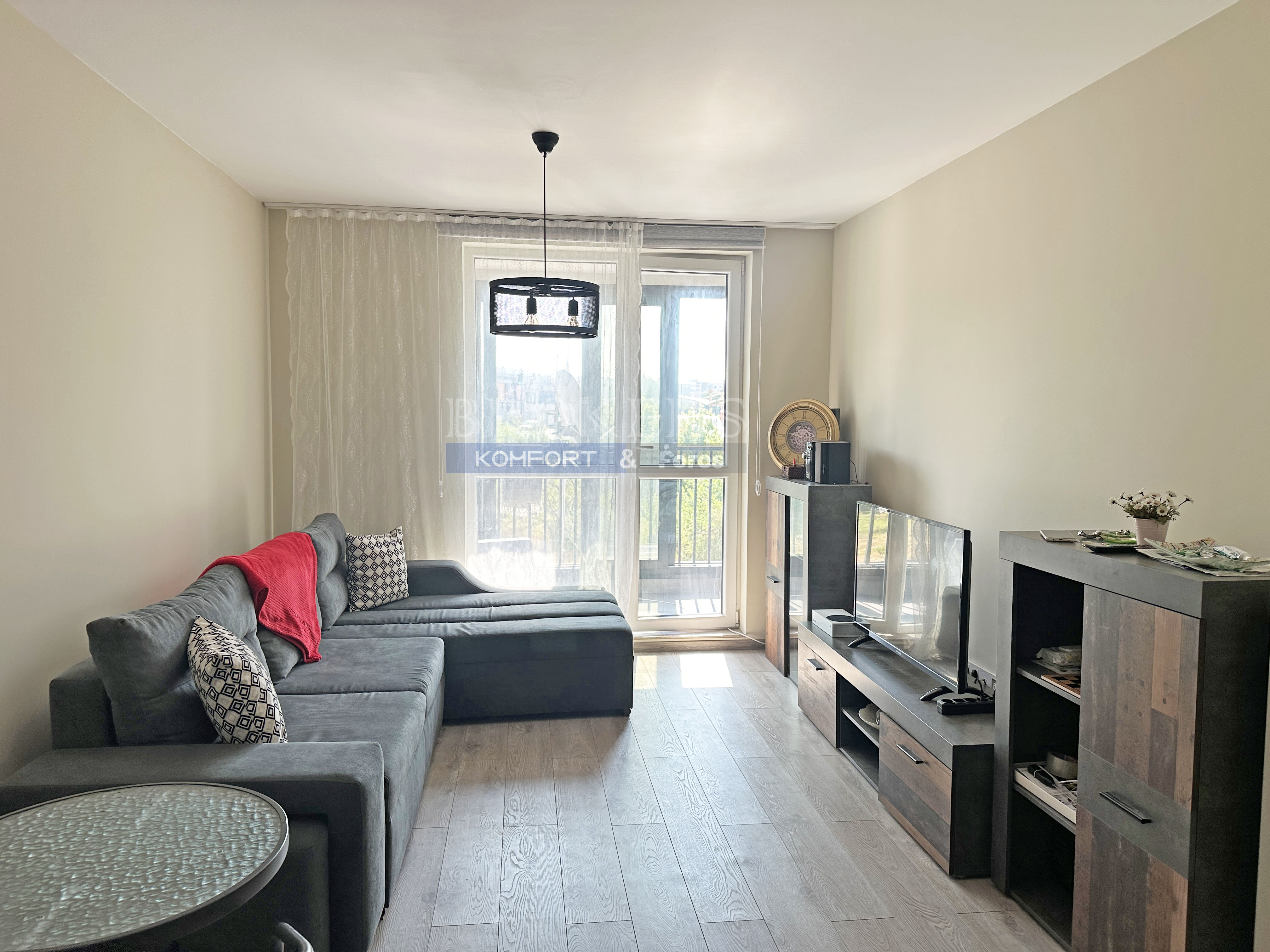 Двустаен апартамент под наем в ж.к. Кайсиева градина