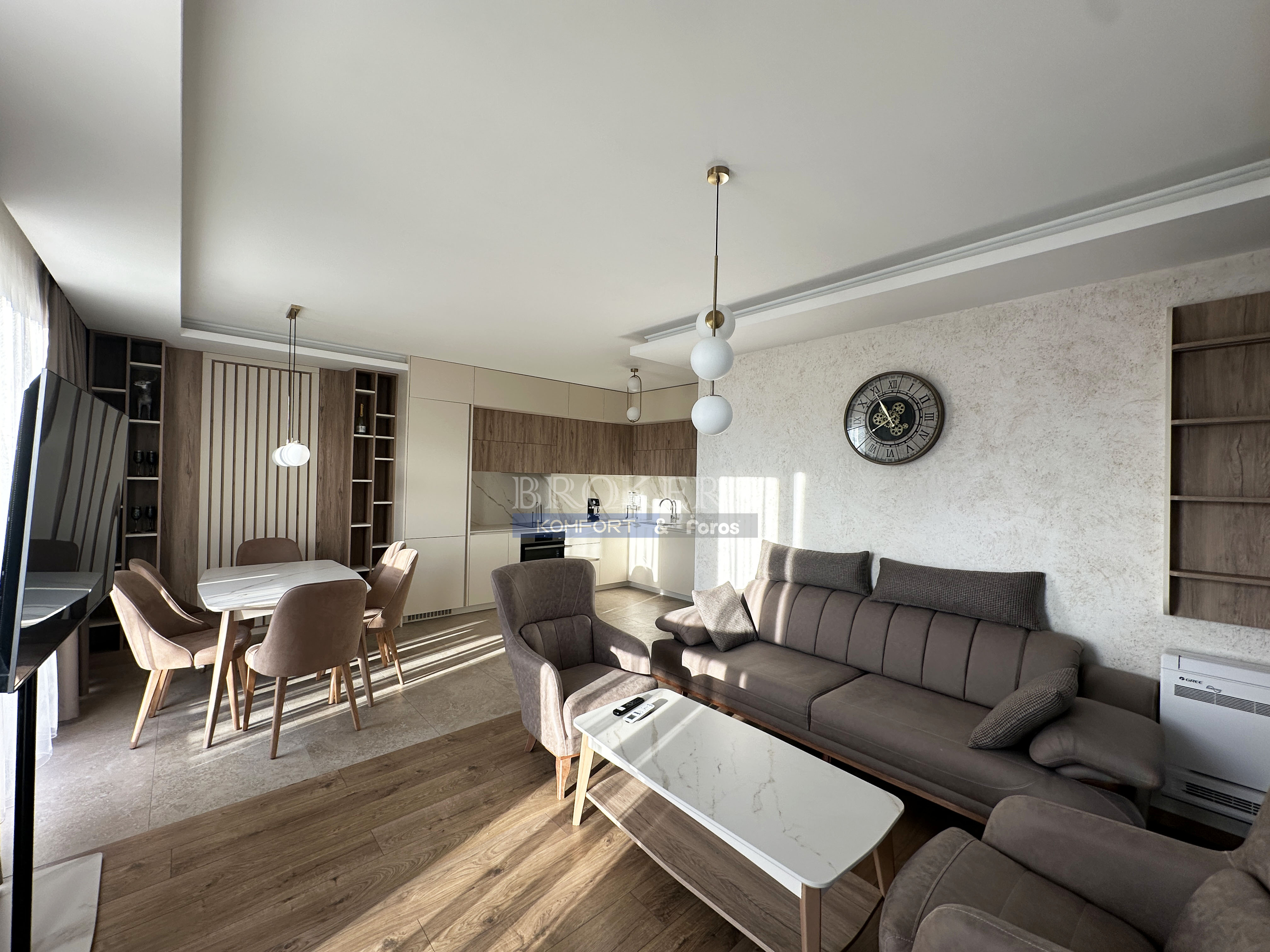 Тристаен апартамент под наем в к-кс Elysia Garden.